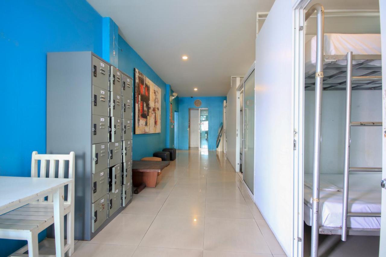 Oyo 1054 Phuket Backpacker Hostel Экстерьер фото