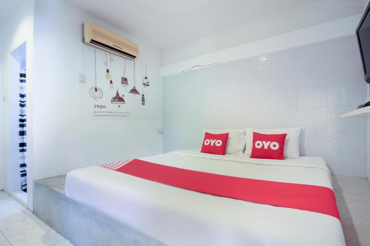 Oyo 1054 Phuket Backpacker Hostel Экстерьер фото